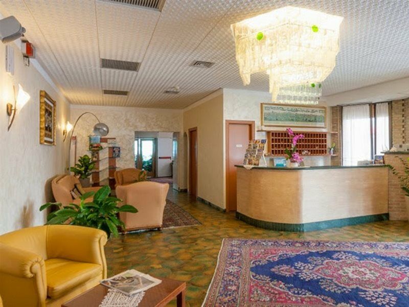Regent's 4*